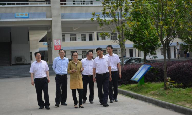 武汉市蔡甸区幸福路中学户外活动场地