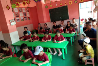 墨多双语幼儿园户外活动场地