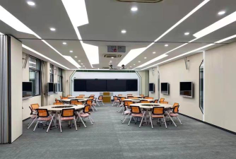 常州市新北区百草园小学户外活动场地