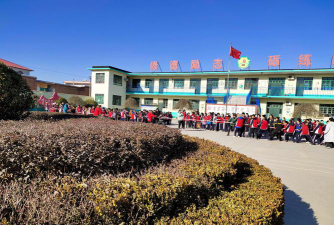 阿尔山市西口小学户外活动场地