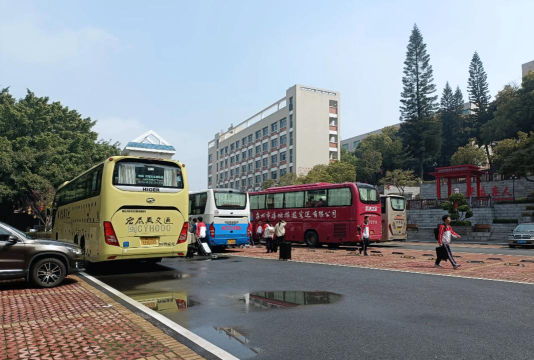 福建省信息技术学校户外活动场地