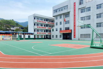龙岩市龙辉职业技术学校户外活动场地