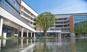 江北资新学校户外活动场地