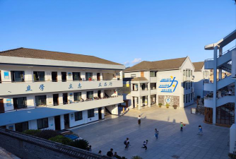 昆阳磷都学校户外活动场地