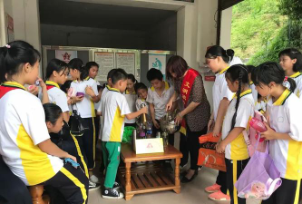 德庆县德城镇大桥小学户外活动场地