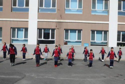 沈阳市于洪区杨士中心小学户外活动场地