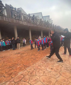 瓦房店市文兰小学户外活动场地