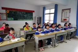 息县李塘乡任围孜学前班户外活动场地
