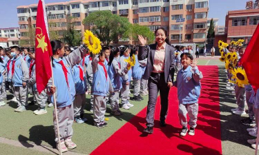 东河区金龙王庙小学户外活动场地