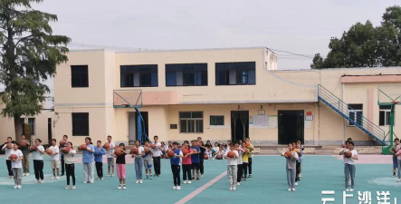 沙洋县高阳镇烟垢中学户外活动场地