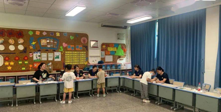 雅河中心校户外活动场地