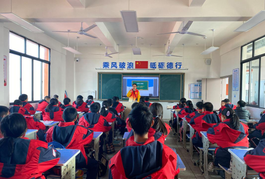 沅江市共华镇均和九年制学校户外活动场地