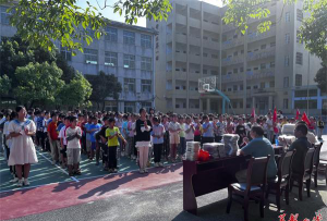月峰中心学校户外活动场地