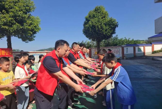 邵东县流光岭镇中心小学户外活动场地