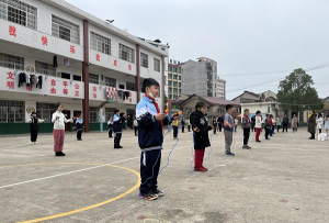 邵东县团山镇中心小学户外活动场地