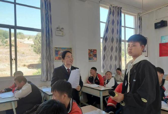 富民县散旦中学户外活动场地