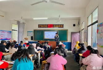 迎光乡中心小学户外活动场地
