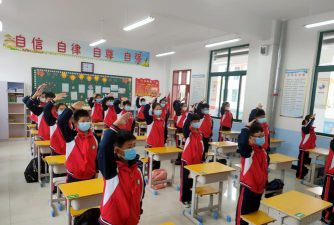 白塔区北哨小学户外活动场地