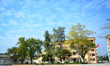 普宁市流沙西街道城南初级中学户外活动场地
