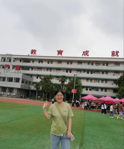 团风县但店镇溢流河中学户外活动场地