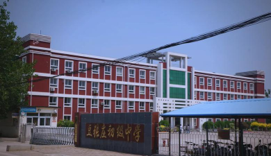 团风县淋山河镇磙子河中学户外活动场地