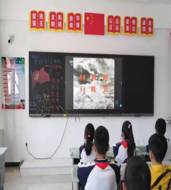 霍林郭勒市达来胡硕苏木中心校户外活动场地