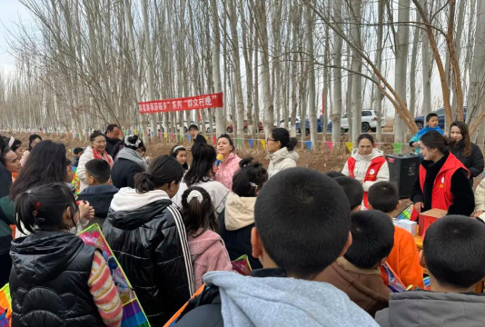 亚吐尔乡中学户外活动场地