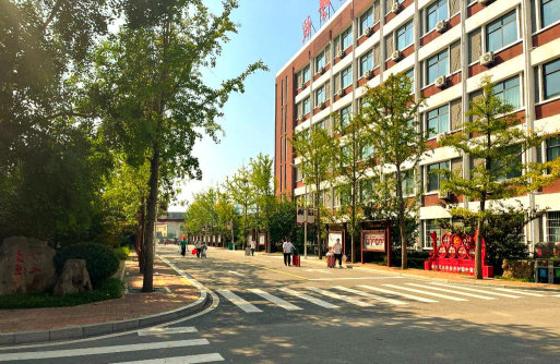 亳州工业学校户外活动场地
