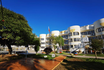 温州市瓯海区白象快乐幼儿园户外活动场地