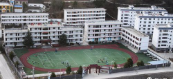 山阳县杨地镇初级中学户外活动场地