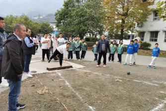 恩施市屯堡乡初级中学户外活动场地