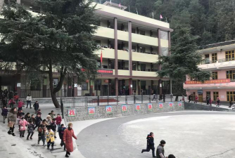 南岳庙中心小学户外活动场地