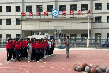 镇安县柴坪镇初级中学户外活动场地