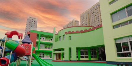 余姚市浙东实验幼儿园户外活动场地