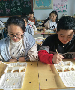 武汉六十四居仁初级中学户外活动场地