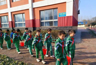 泊头交河镇小学户外活动场地