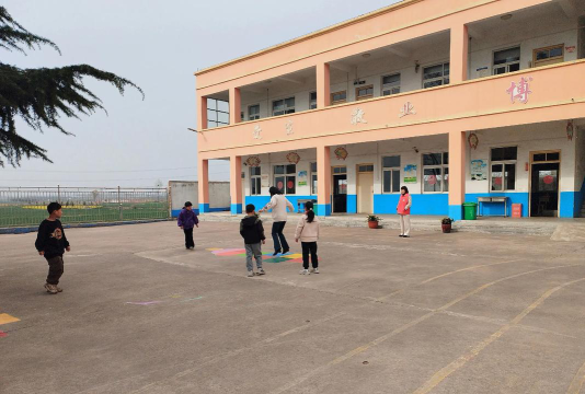 河北省廊坊市广阳区北旺乡李庄中心小学户外活动场地