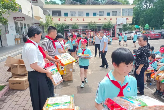 乐善小学户外活动场地