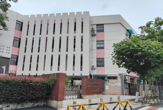大众路小学户外活动场地