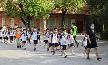 东莞南城阳光第四小学户外活动场地