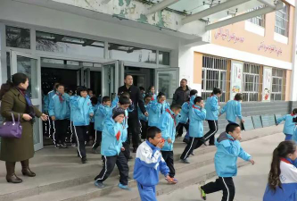 托里镇第一小学户外活动场地
