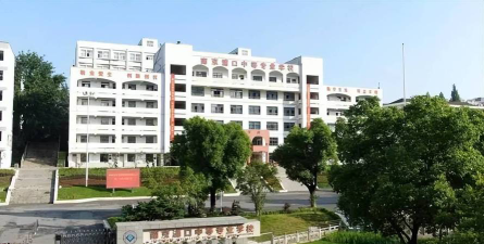 南京浦口中等专业学校户外活动场地