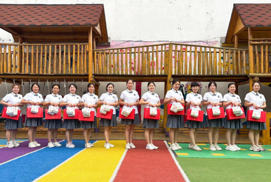 阜新县佛寺镇佛寺幼儿园户外活动场地