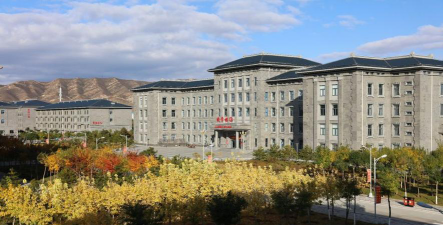 山西省大同市幼儿师范学校户外活动场地