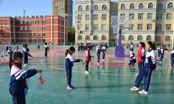 农十三师红星一小户外活动场地