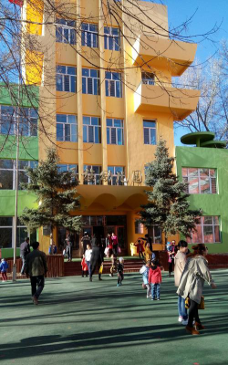 牙克石市第三幼儿园户外活动场地