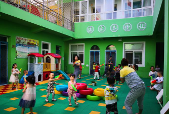 肓龄幼儿园户外活动场地