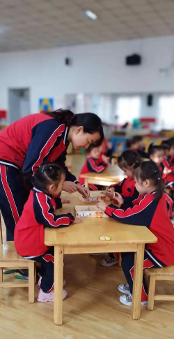 包钢第十八幼儿园户外活动场地