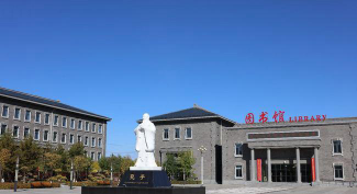 大同市幼儿师范学校户外活动场地