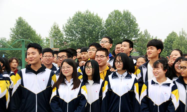 蓝光高中户外活动场地